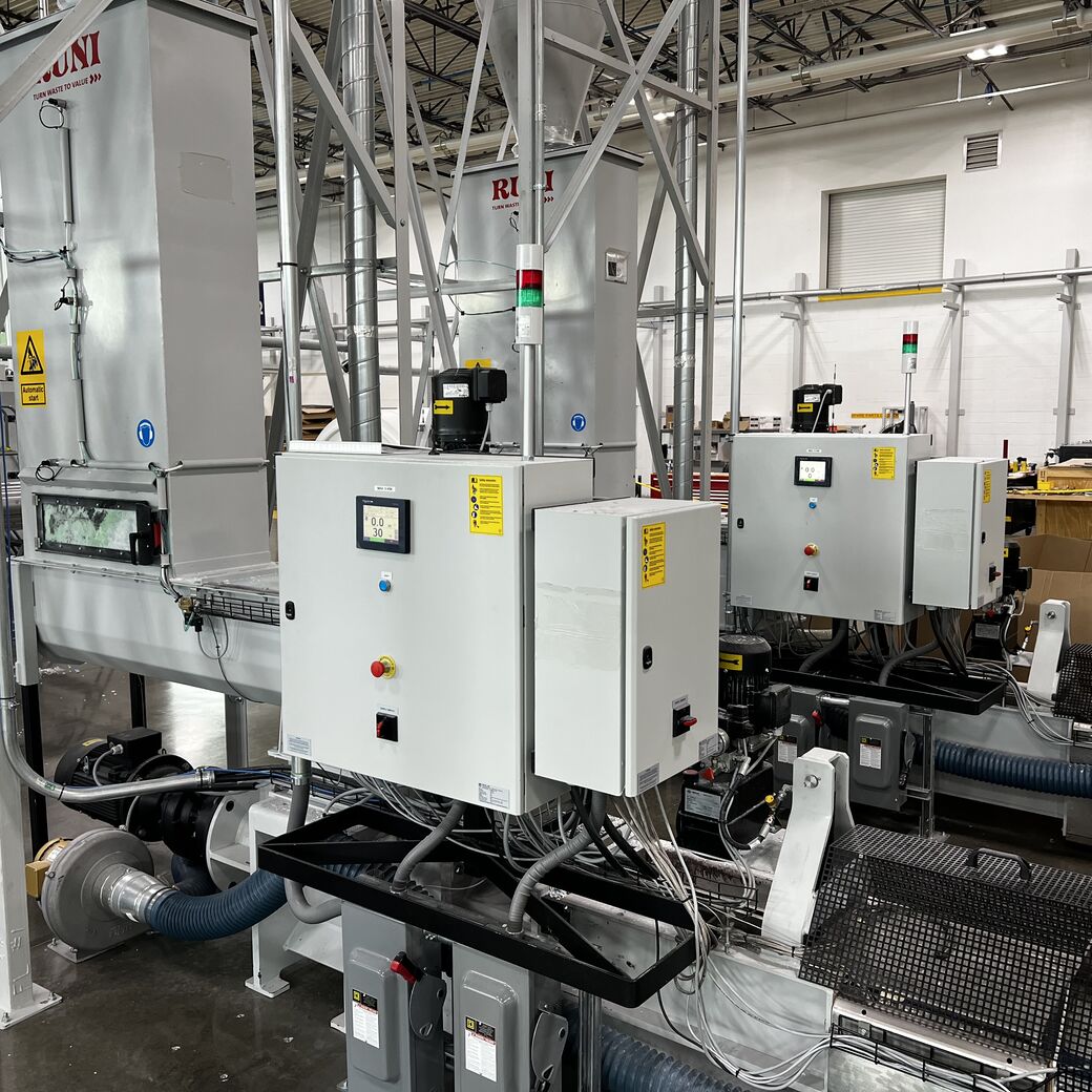 Komprimering af EPP, foam compactor, foam compacting, heavy duty compactor, compacting, EPE, foam board recycling, komprimation, sneglekomprimator, komprimatiorer, compress machine